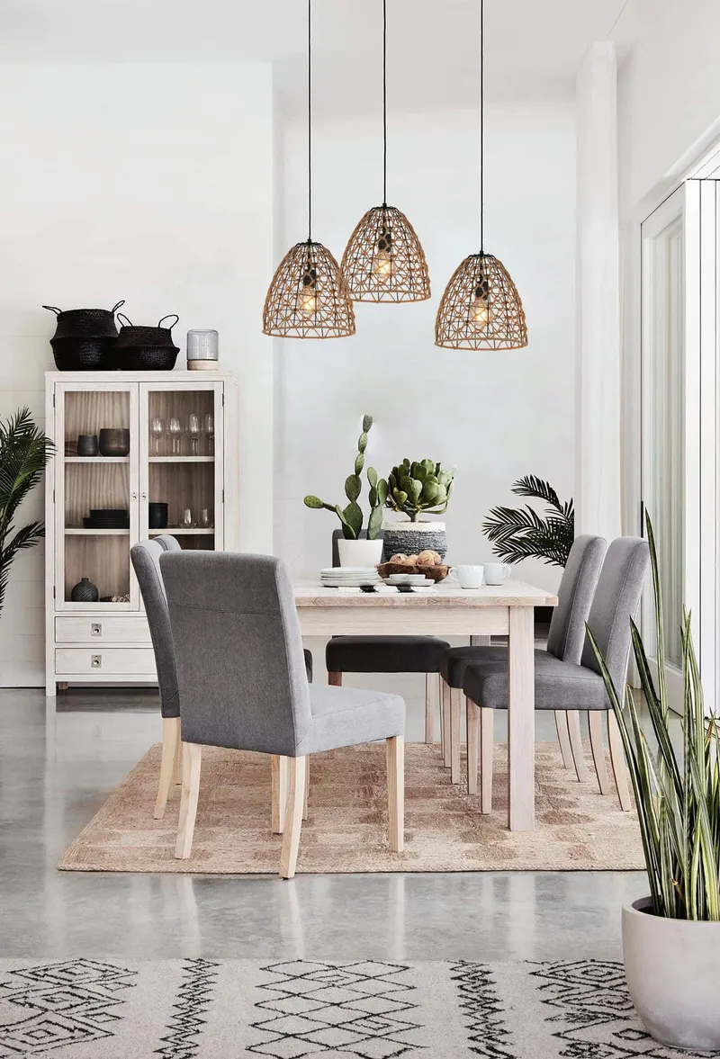 CANAMO1 03 Dining Table